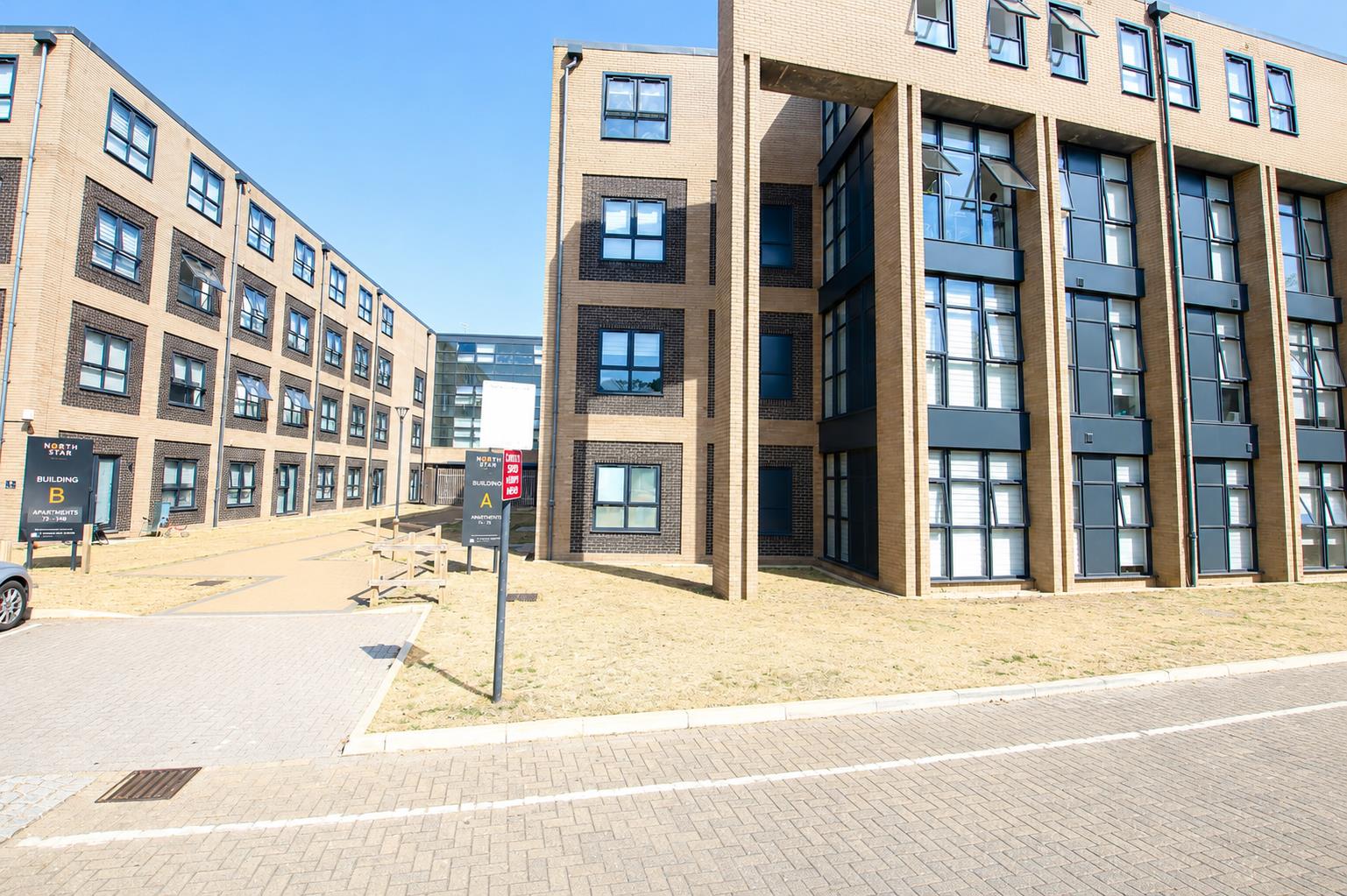 Flat North Star Avenue in Swindon