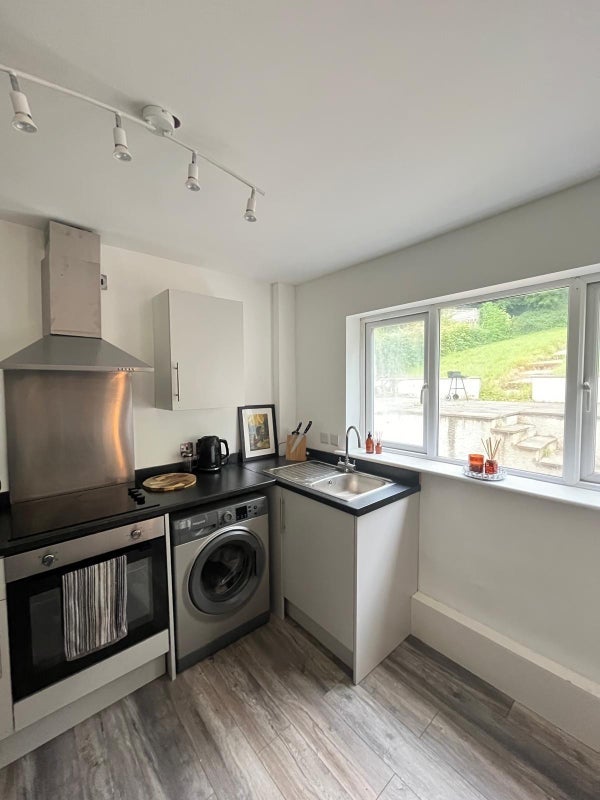 Flat Sheepwood Close in Bristol
