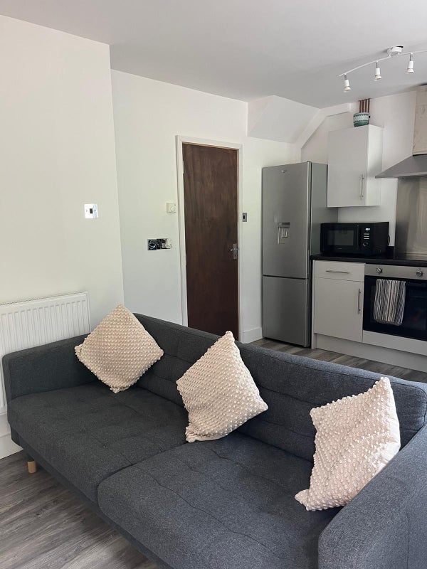Flat Sheepwood Close in Bristol