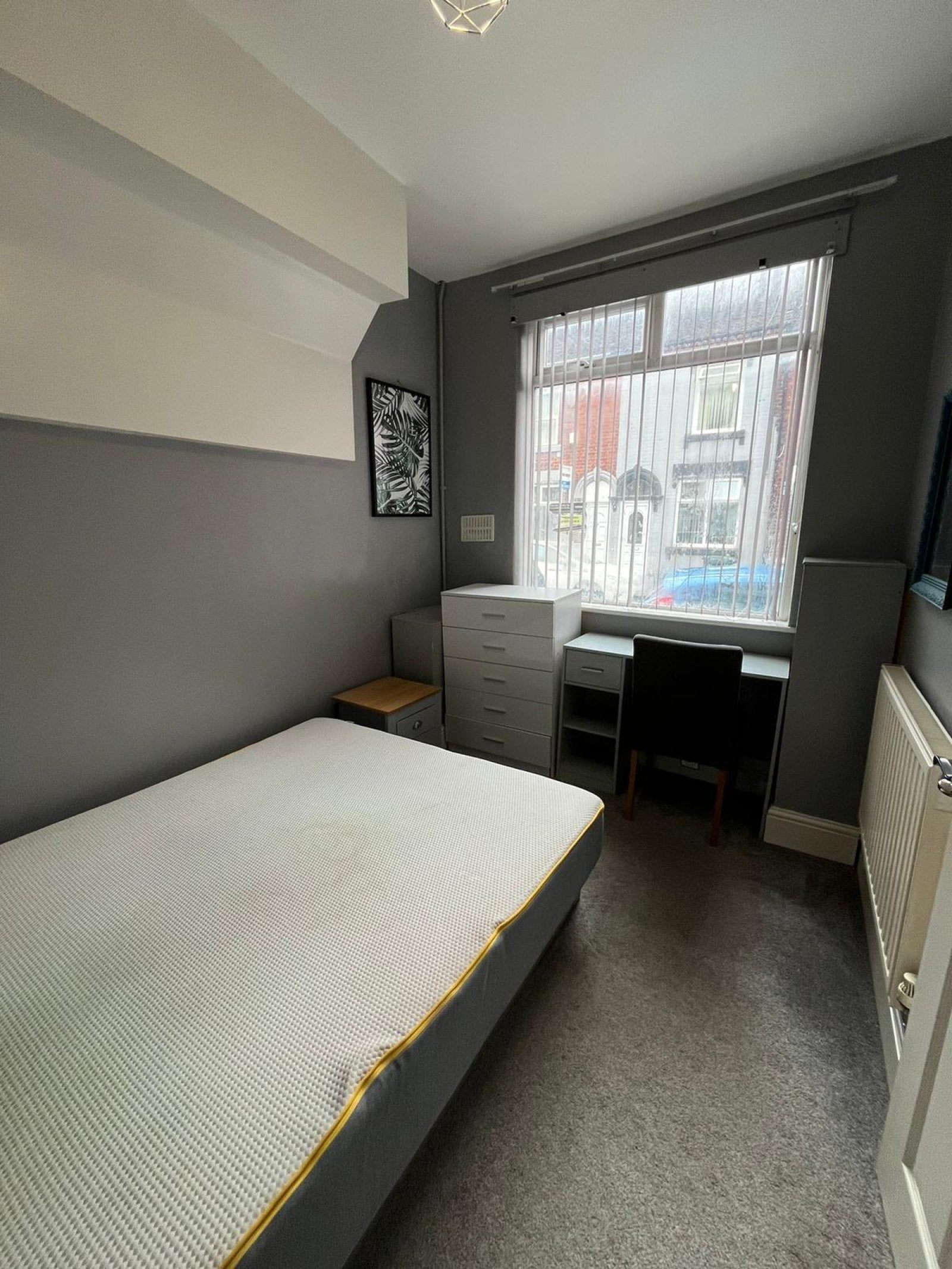 Room Boughey Road in Stoke-on-Trent