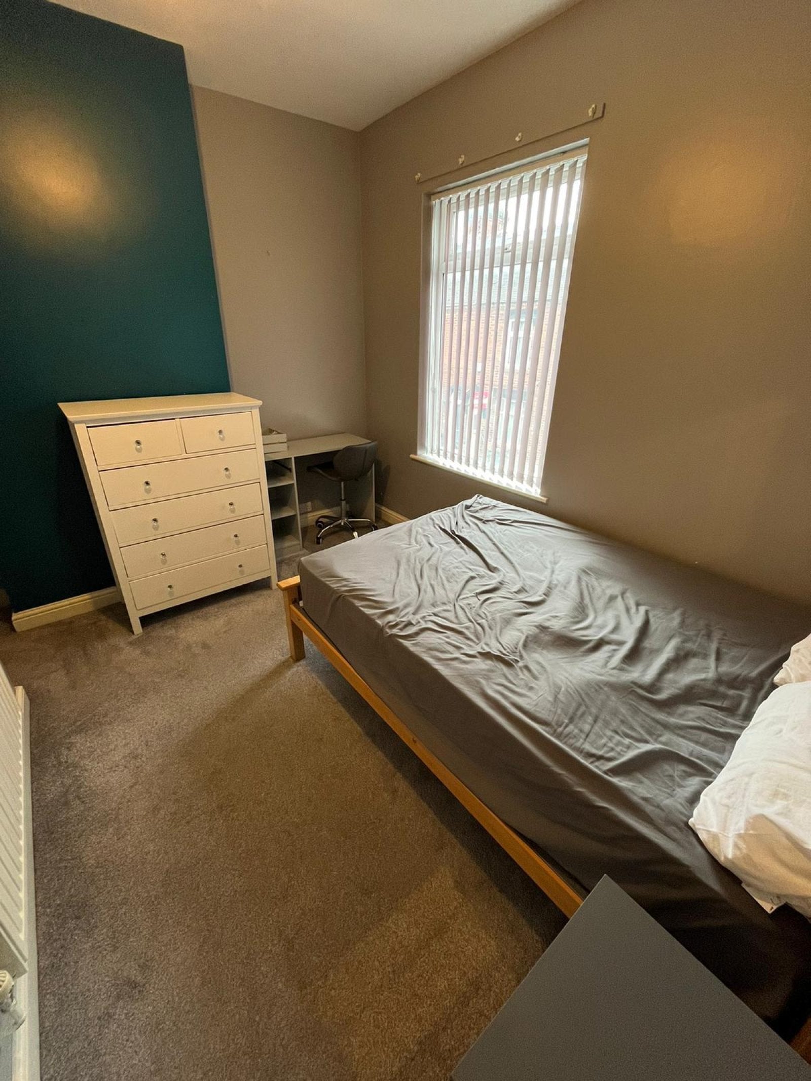 Room Boughey Road in Stoke-on-Trent