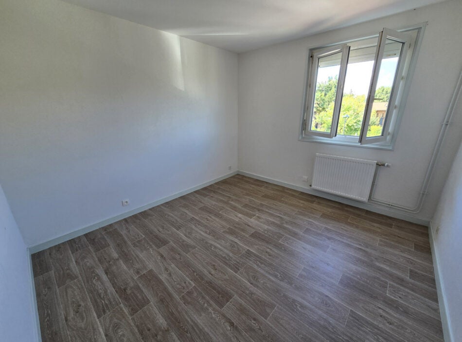 Appartement Rue des Écoles à Saint-Paul-de-Varax