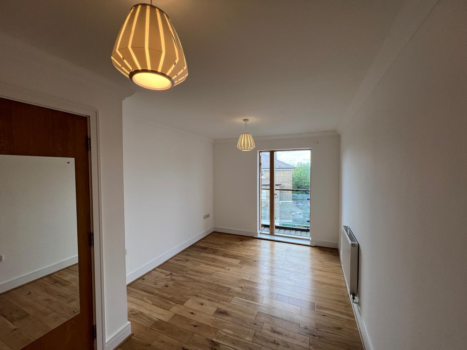 Flat Leslie Park Road in Greater London