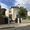 House Queen's Grove in Greater London