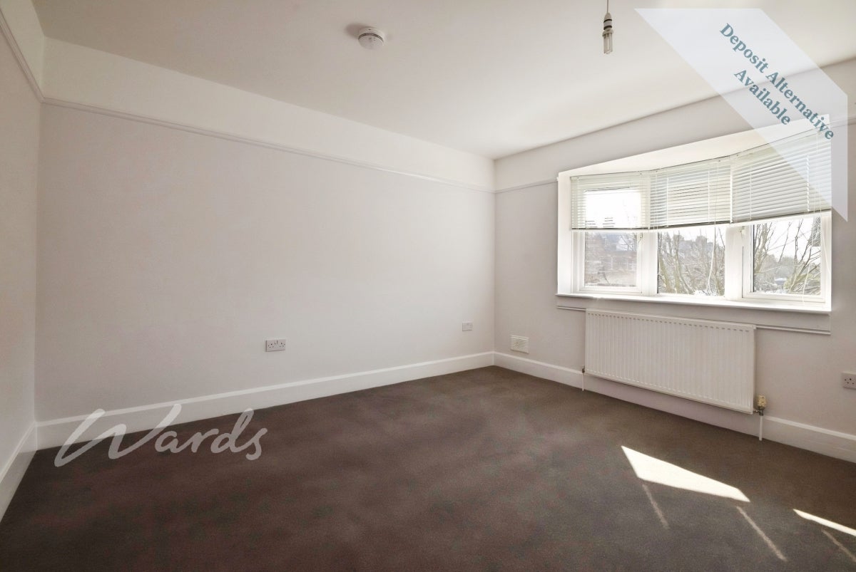 Flat Broadfield Road in Folkestone and Hythe District
