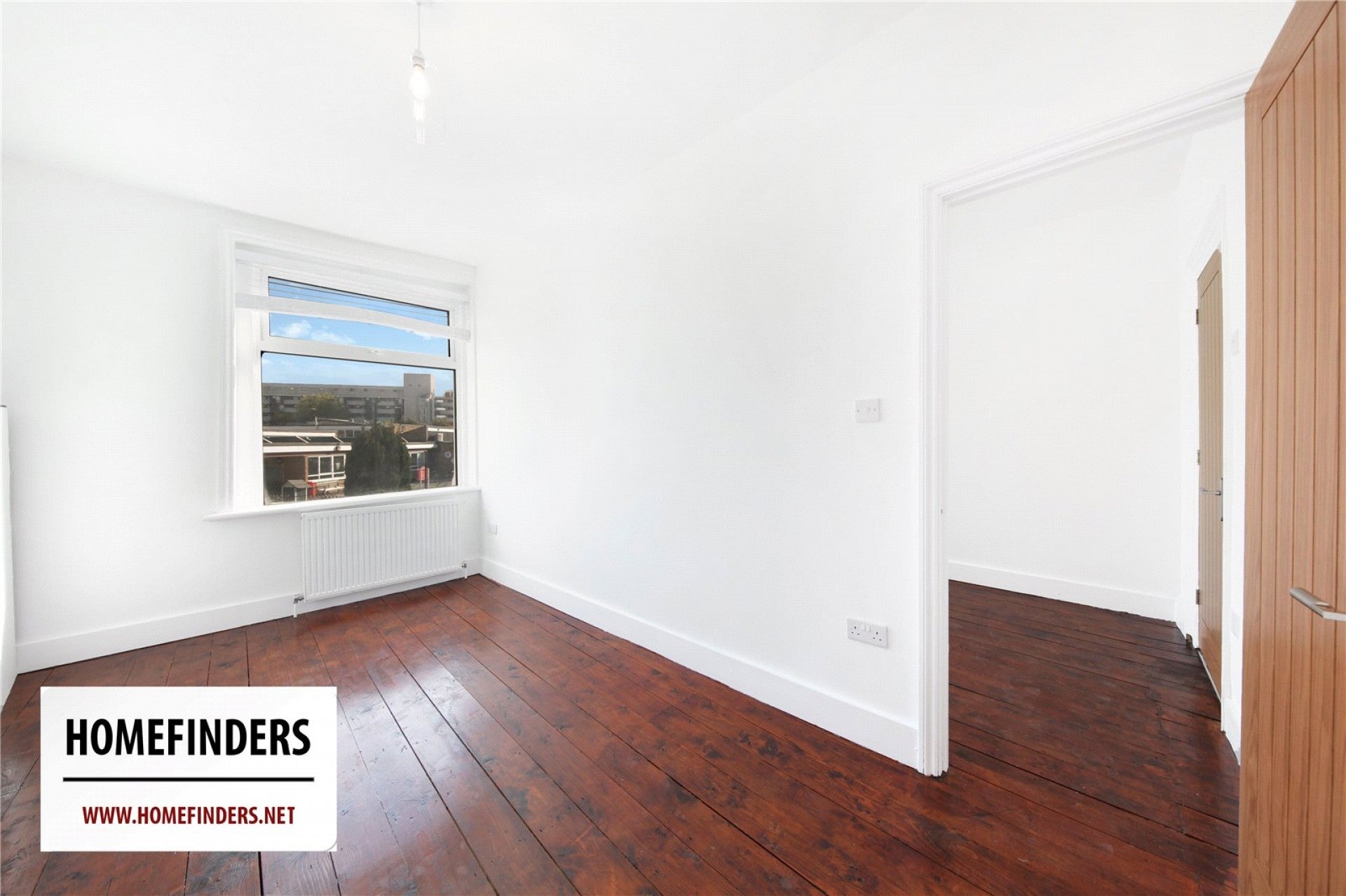 Flat Rendlesham Road in Greater London