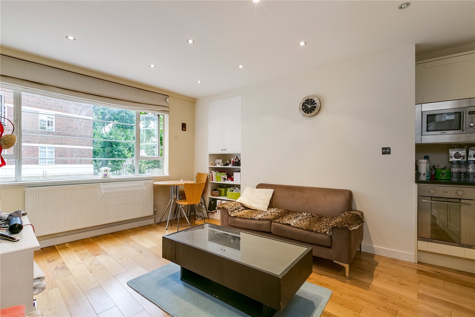 Flat Sloane Avenue in Greater London