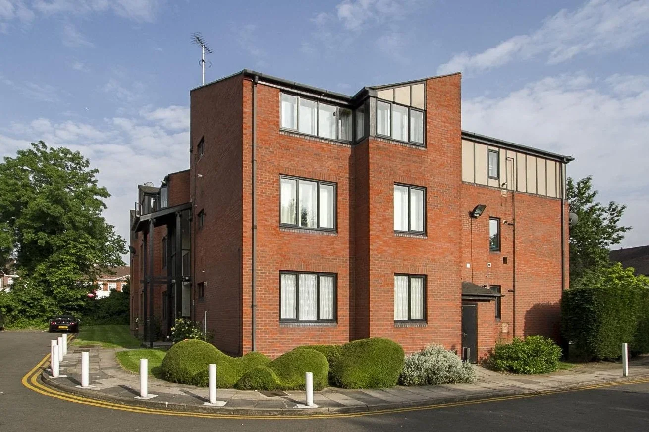 Flat Canberra Close in Greater London