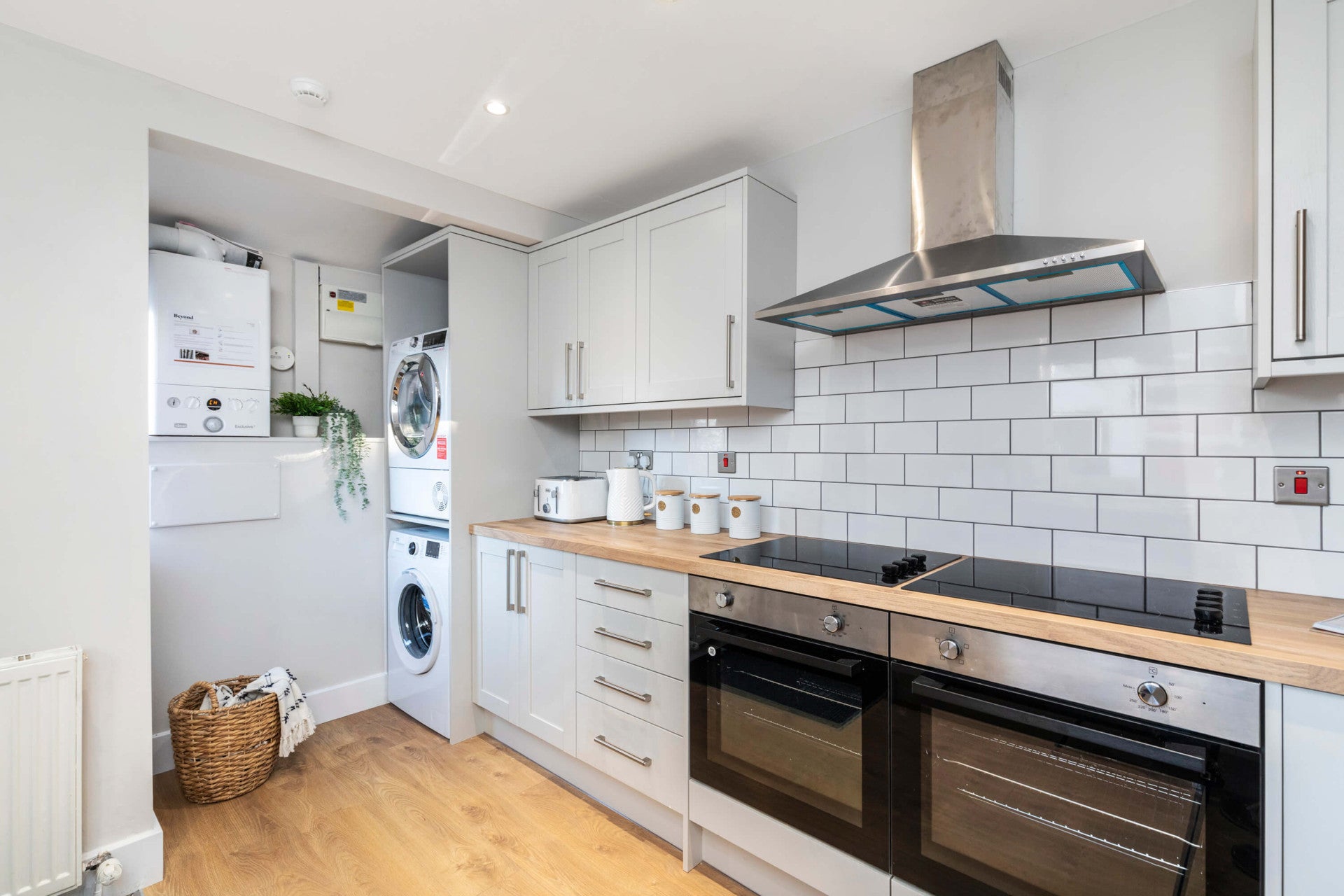 Room Estcourt Avenue in Leeds