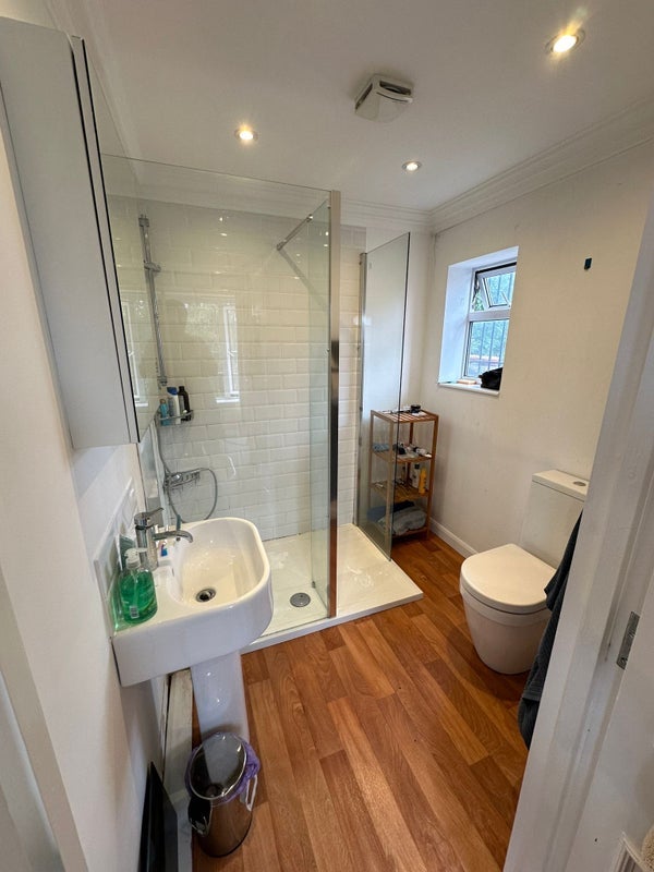 Room Sulgrave Road in Greater London