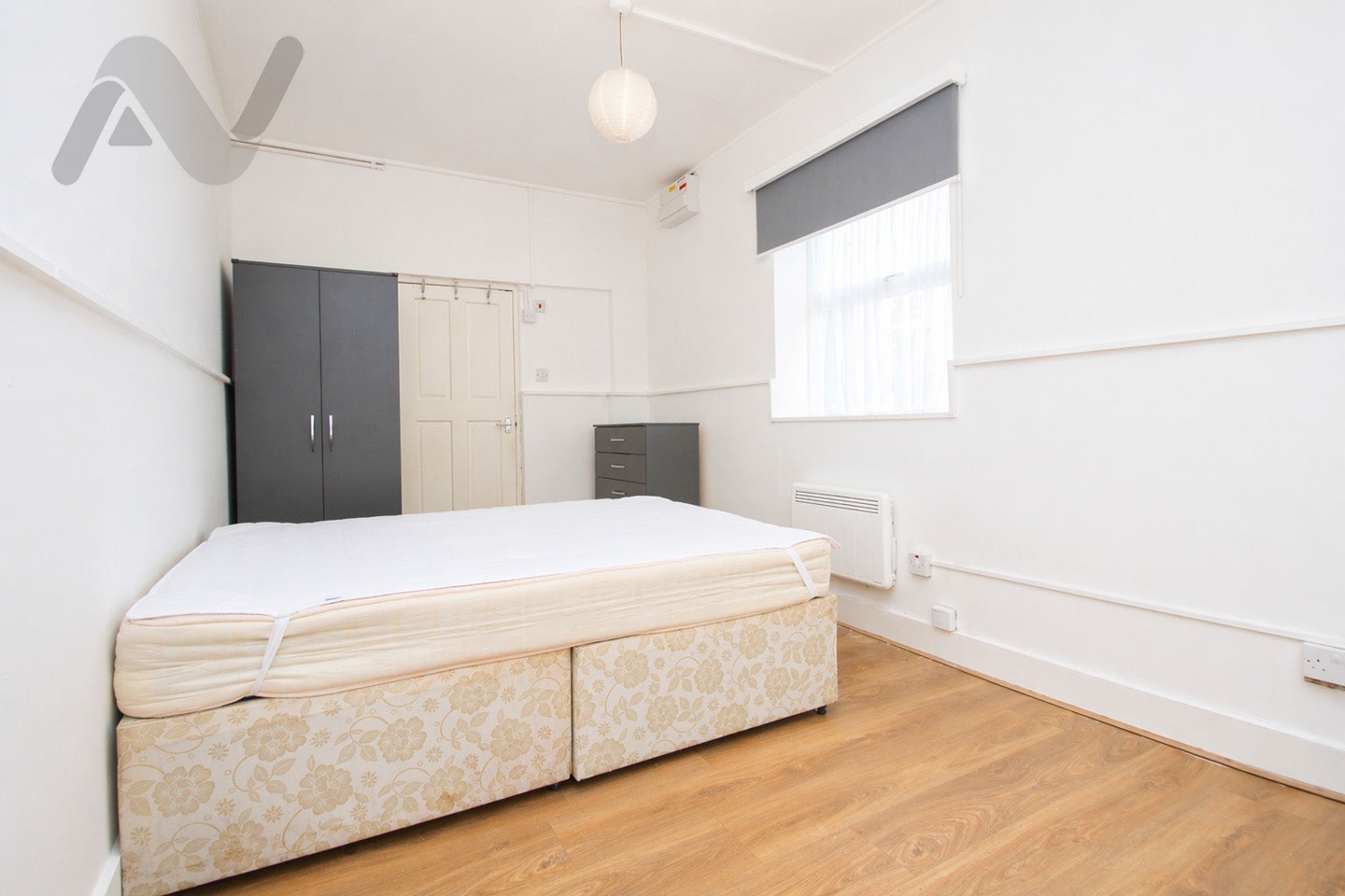 Flat Seven Sisters Road in Greater London