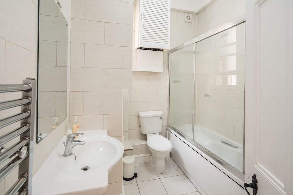 Flat Stanhope Mews West in Greater London