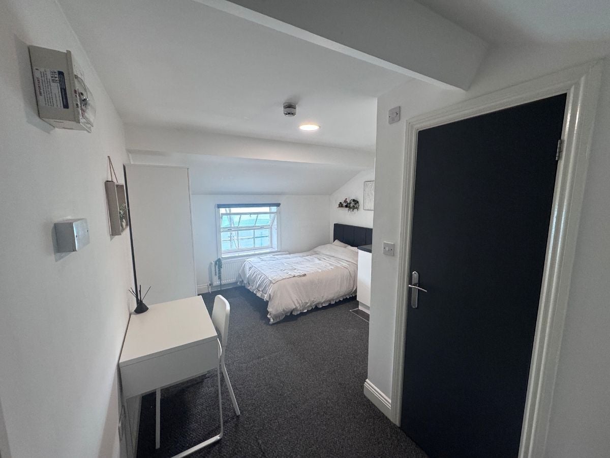 Room Bradford Street in Walsall