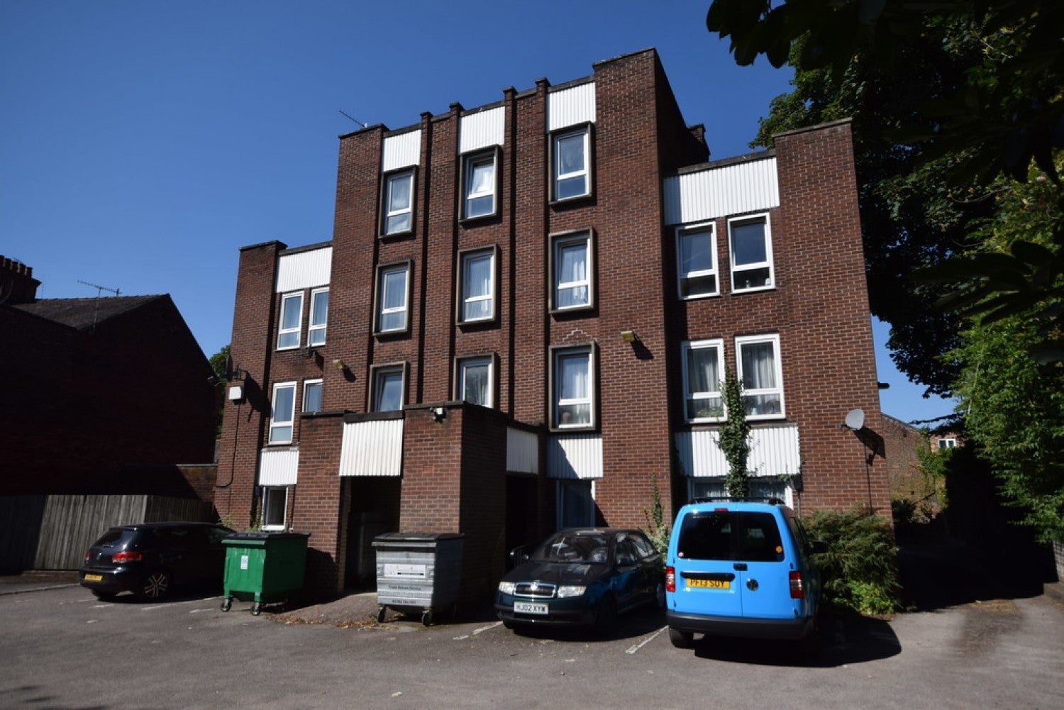Flat King Street in Newcastle-under-Lyme