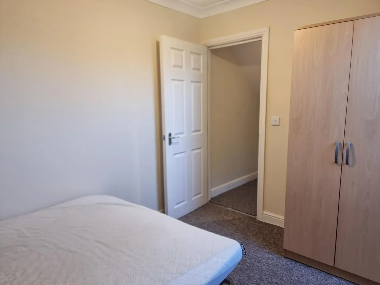 Flat Edward Road in Southampton