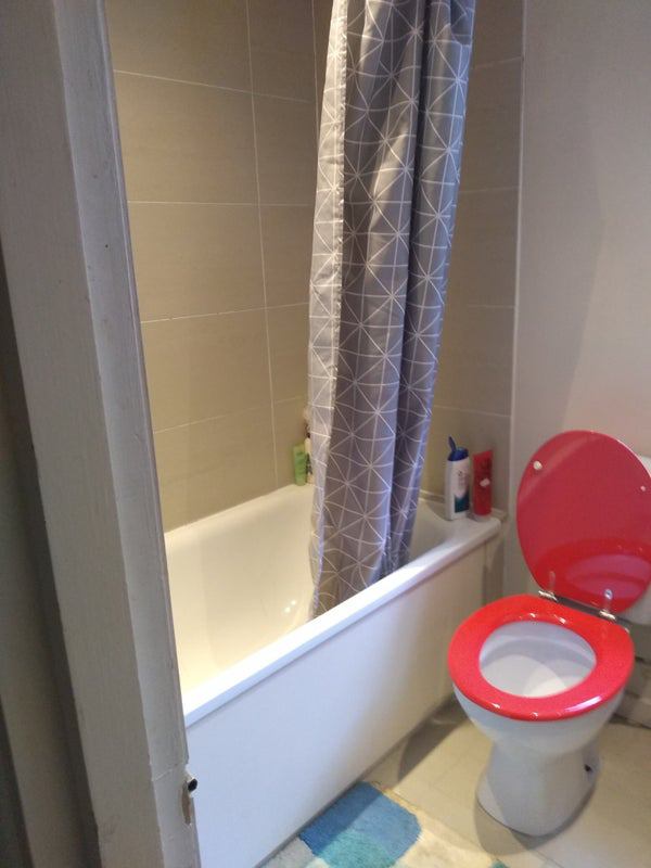 Room Candahar Road in Greater London