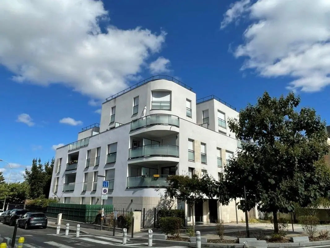 Flat Rue des Côtes d'Auty in Colombes