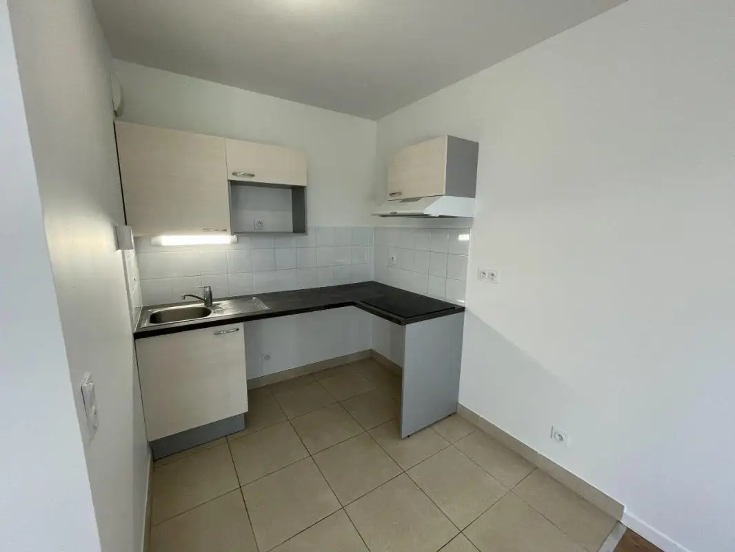 Flat Rue des Côtes d'Auty in Colombes