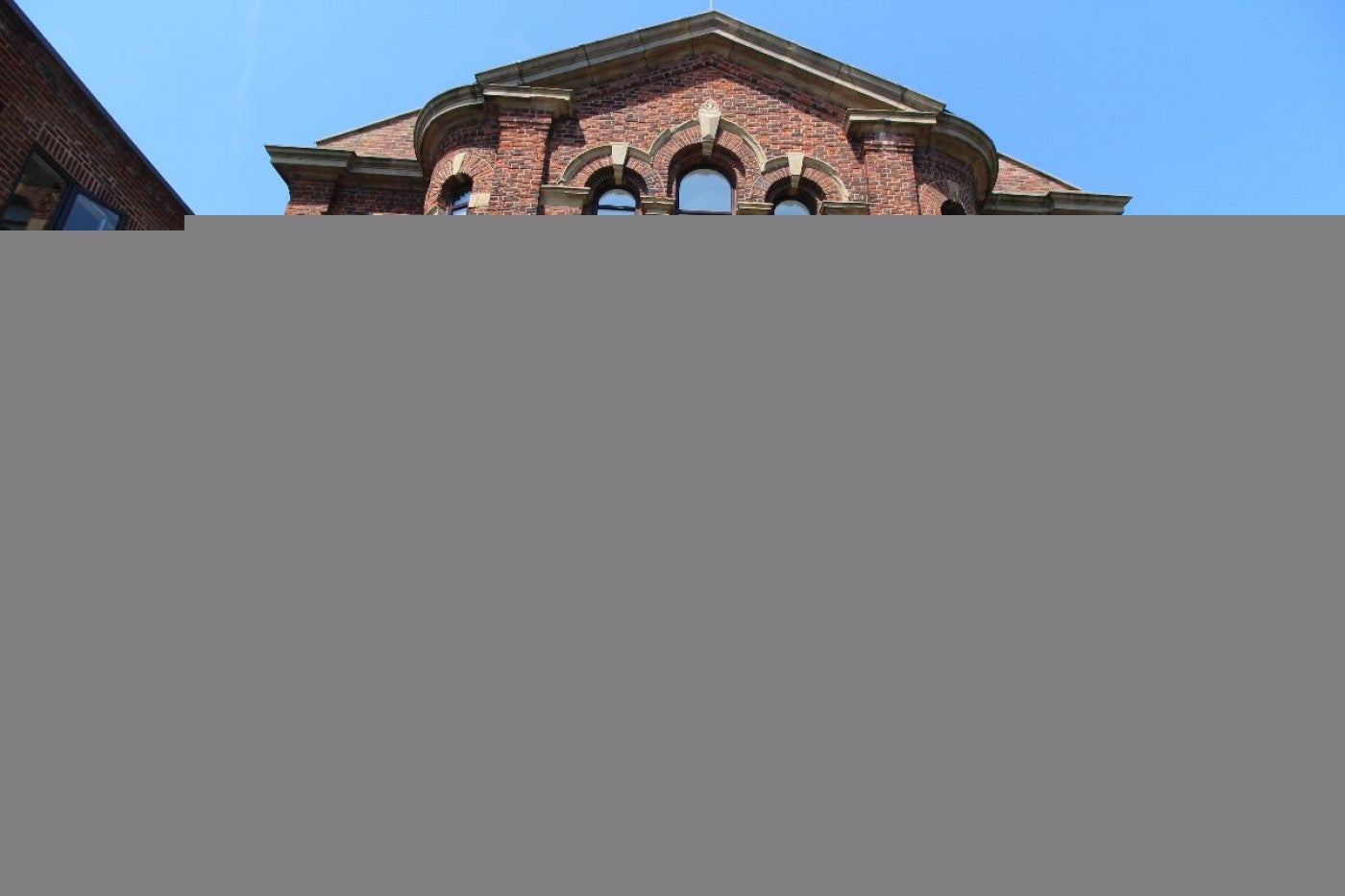 Flat Adelphi Place in Preston