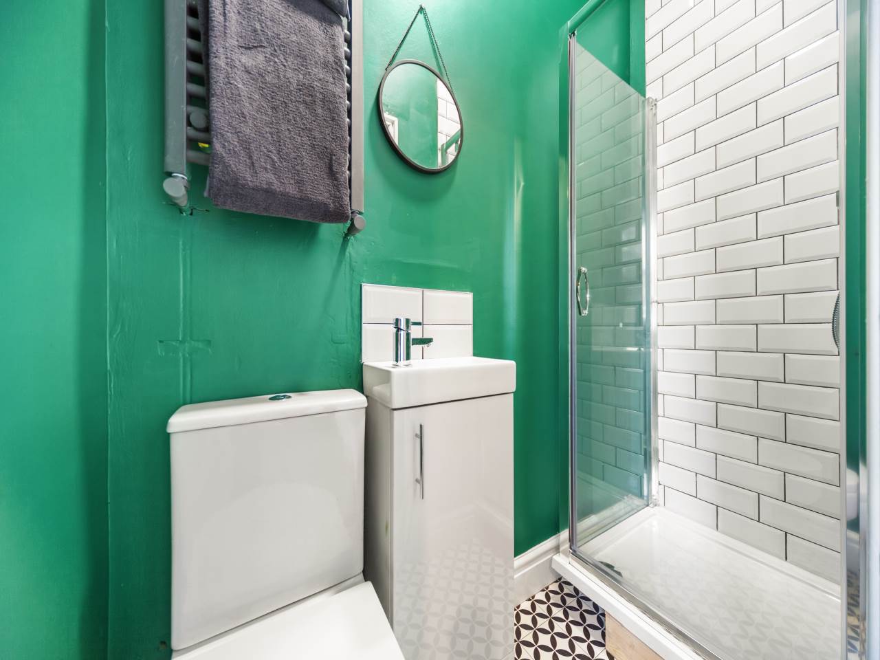 Room Bath Grove in Leeds