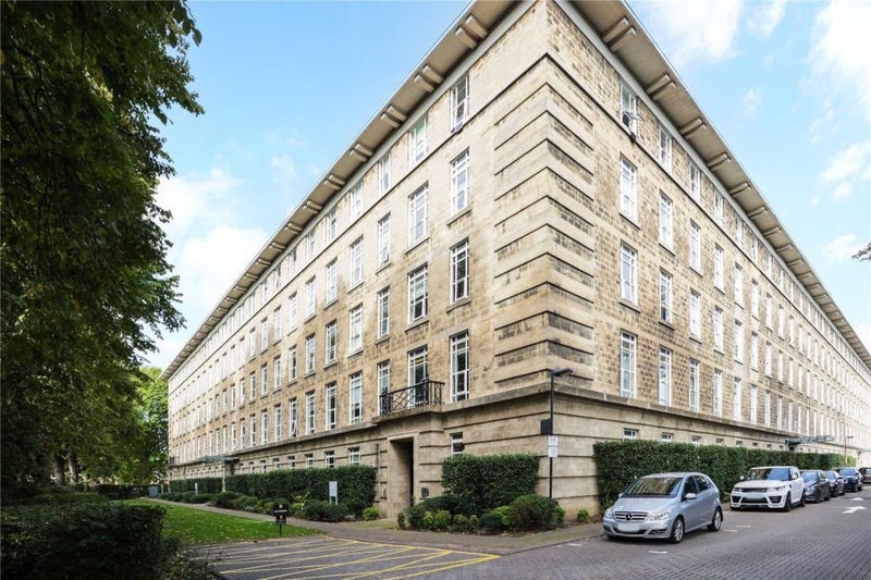 Room Bromyard Avenue in Greater London