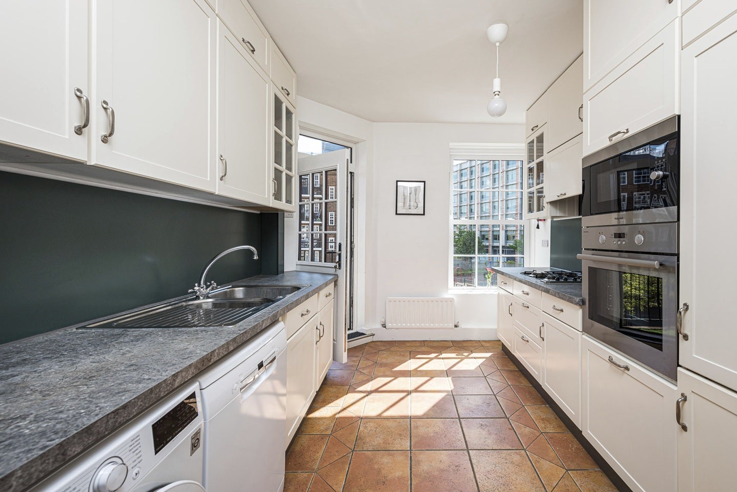 Flat Park Street in Greater London
