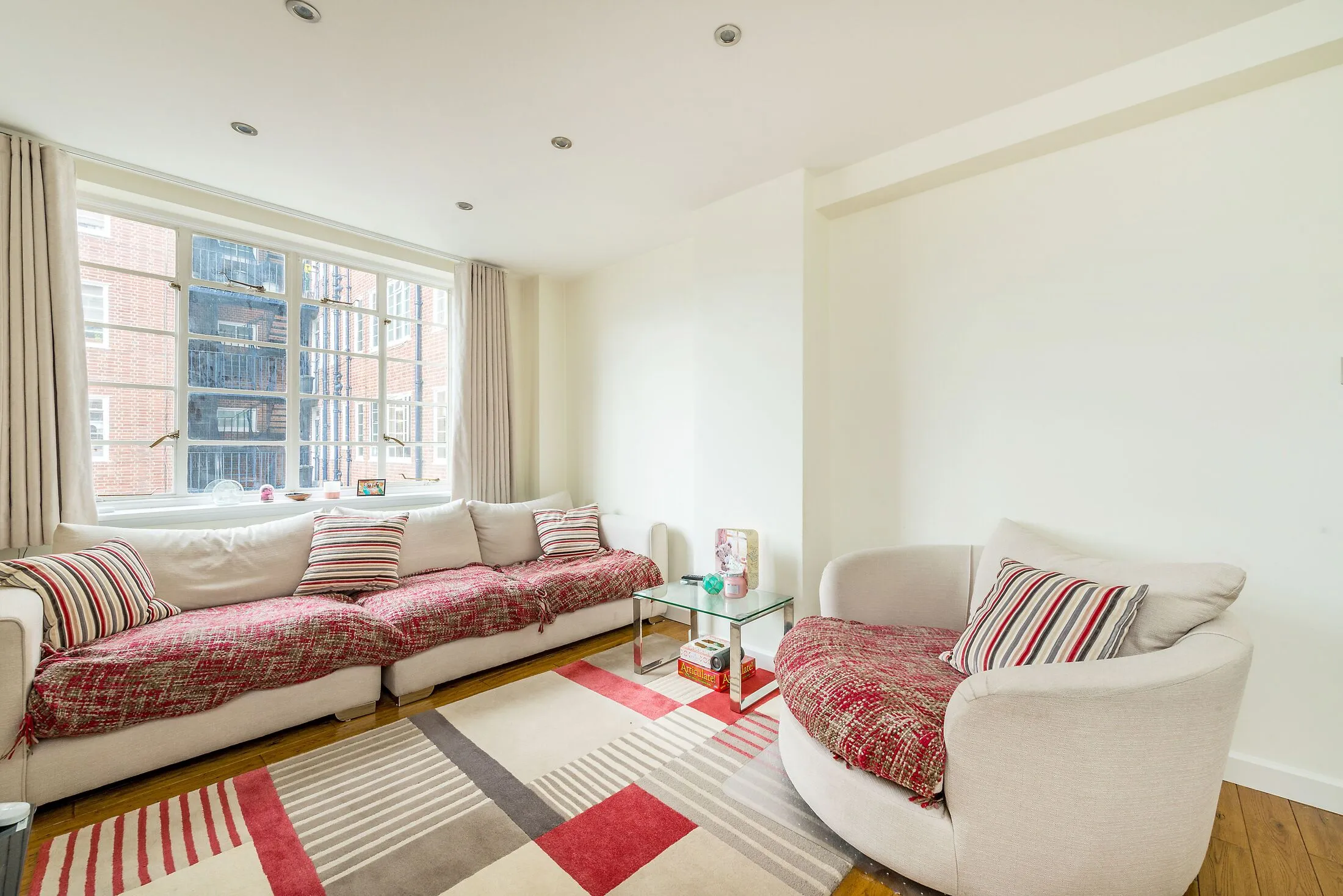 Flat Palace Court in City of Westminster