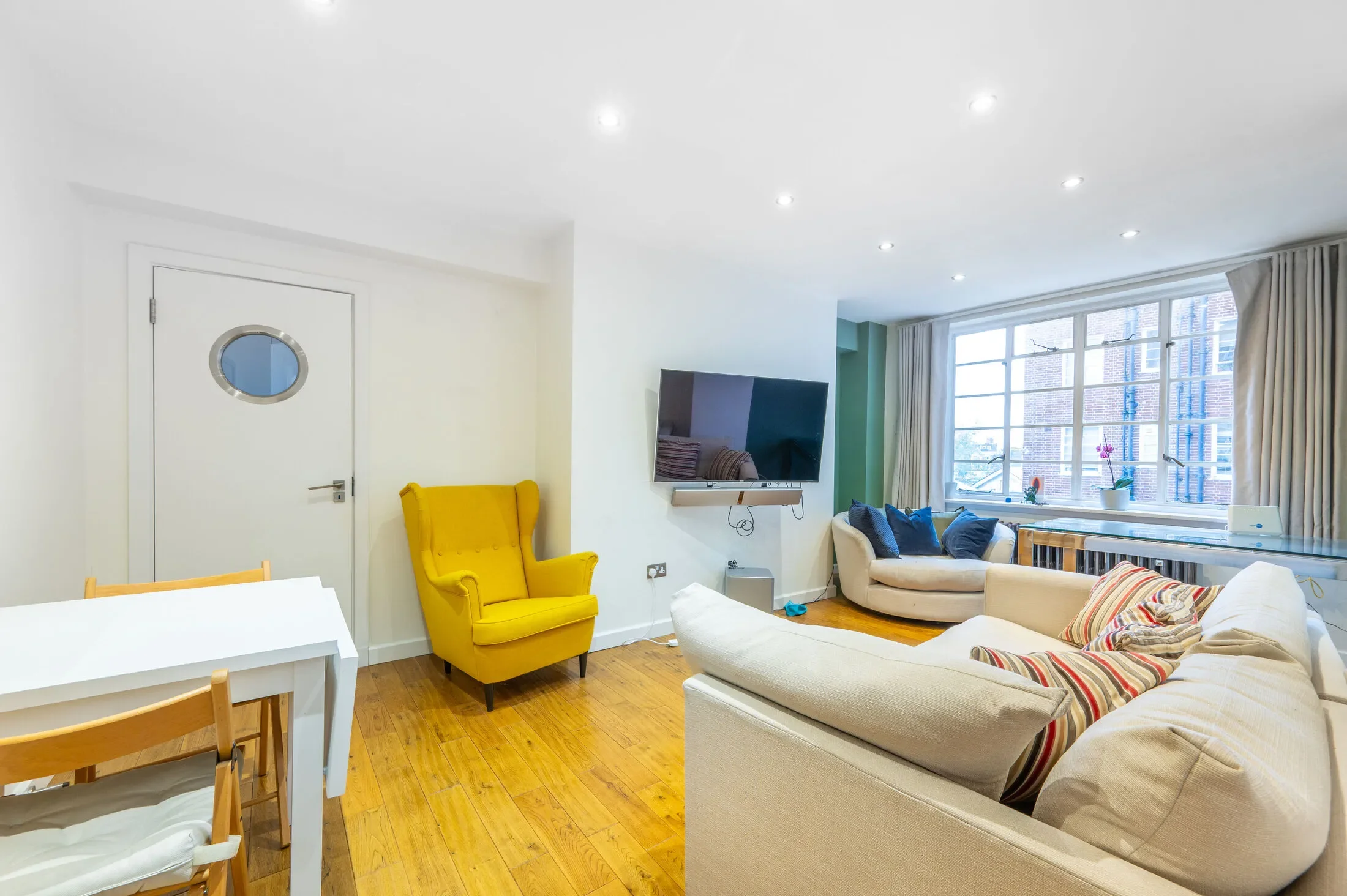 Flat Palace Court in City of Westminster