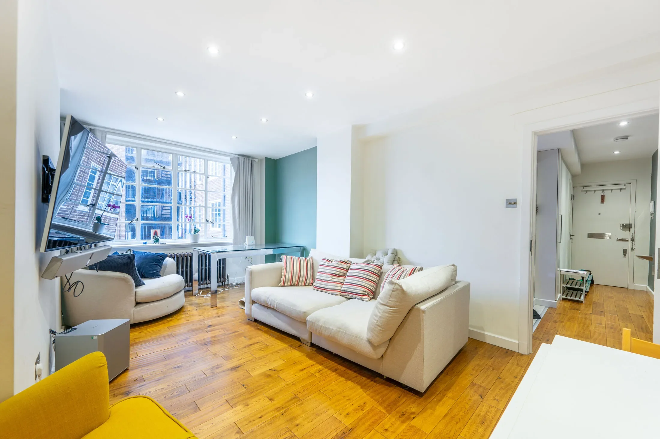 Flat Palace Court in City of Westminster