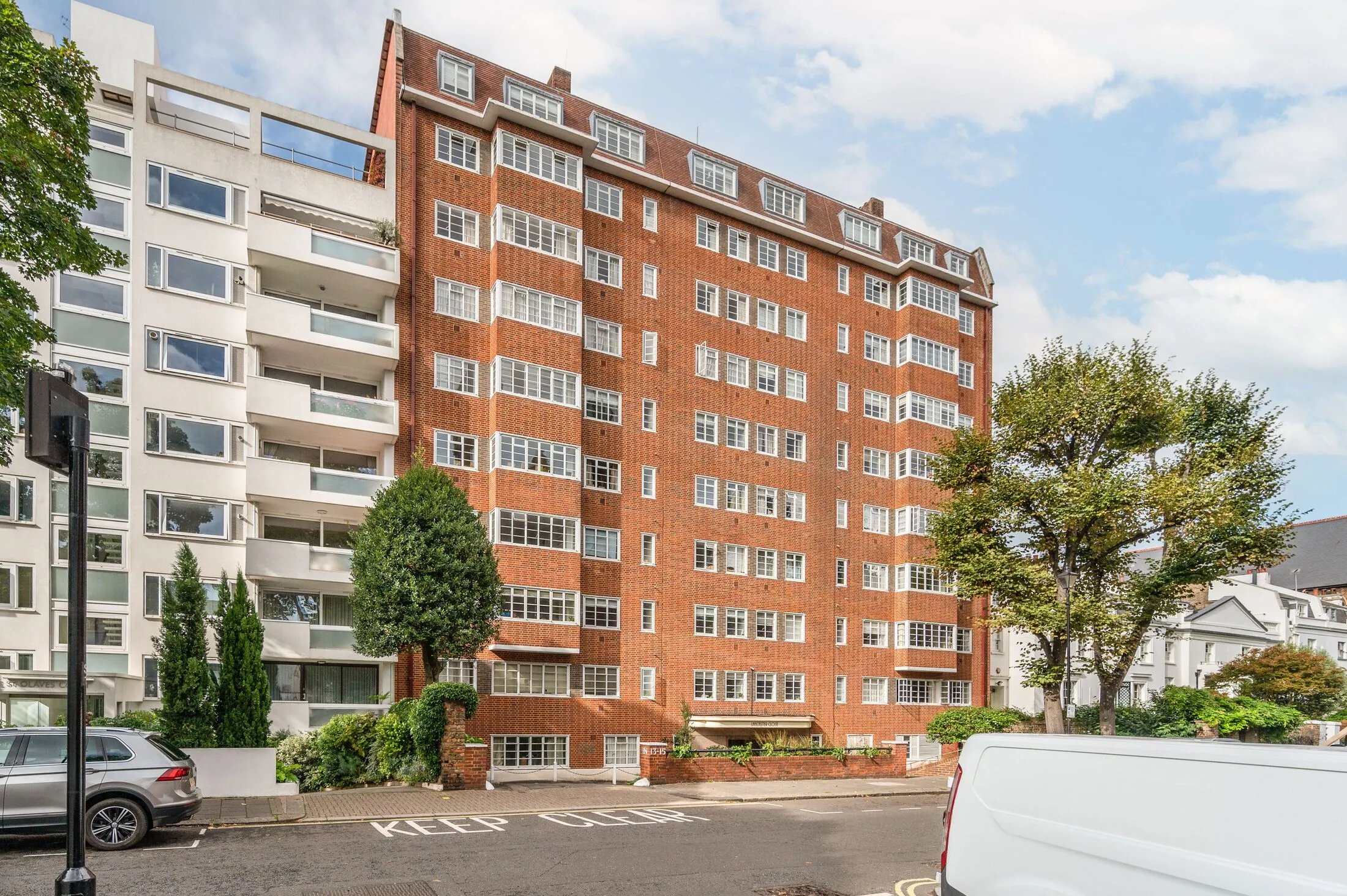 Flat Palace Court in City of Westminster