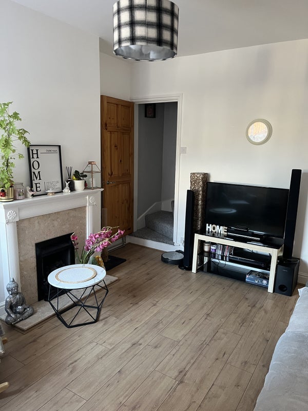Room Hawkesbury Road in Leicester