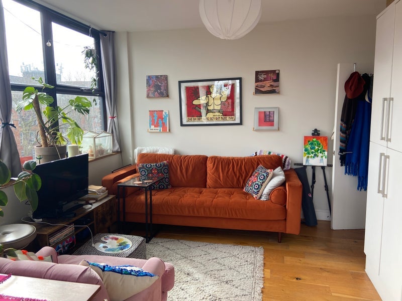 Flat Mare Street in Greater London