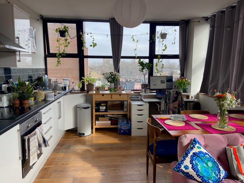 Flat Mare Street in Greater London