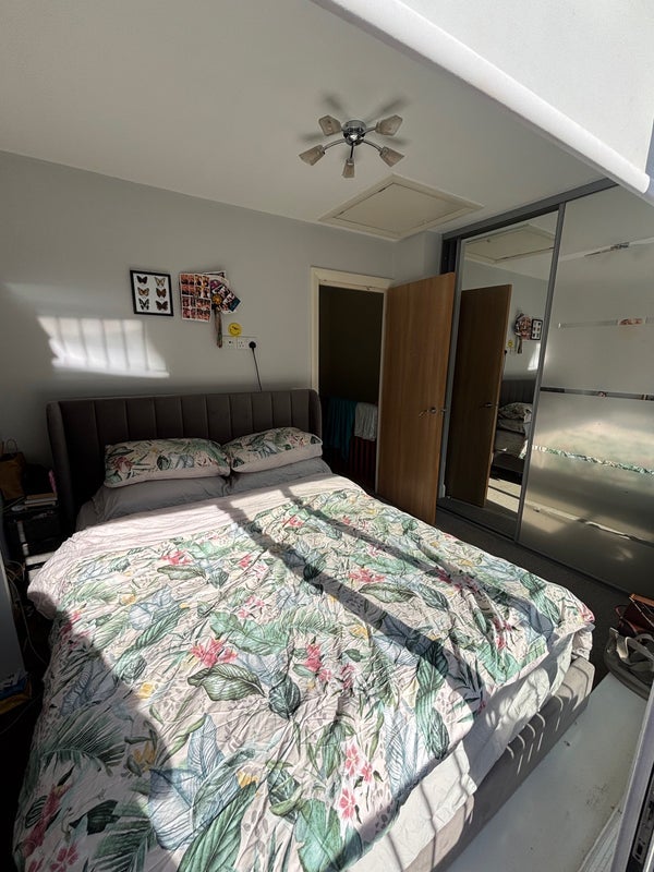 Room Voss Street in Greater London