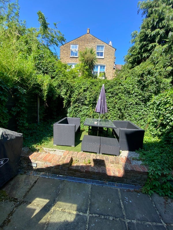 Room Leander Road in Greater London