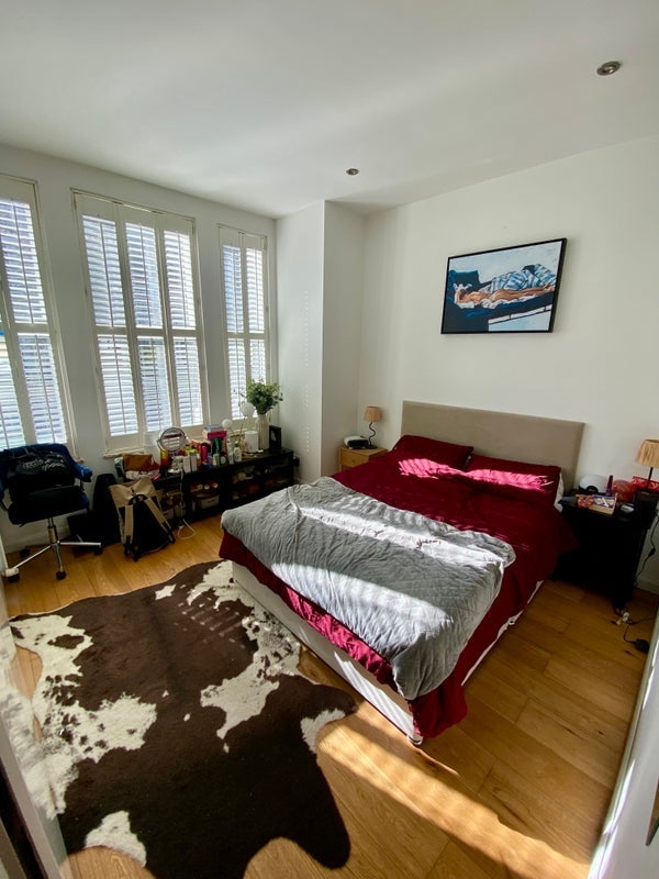 Room Leander Road in Greater London
