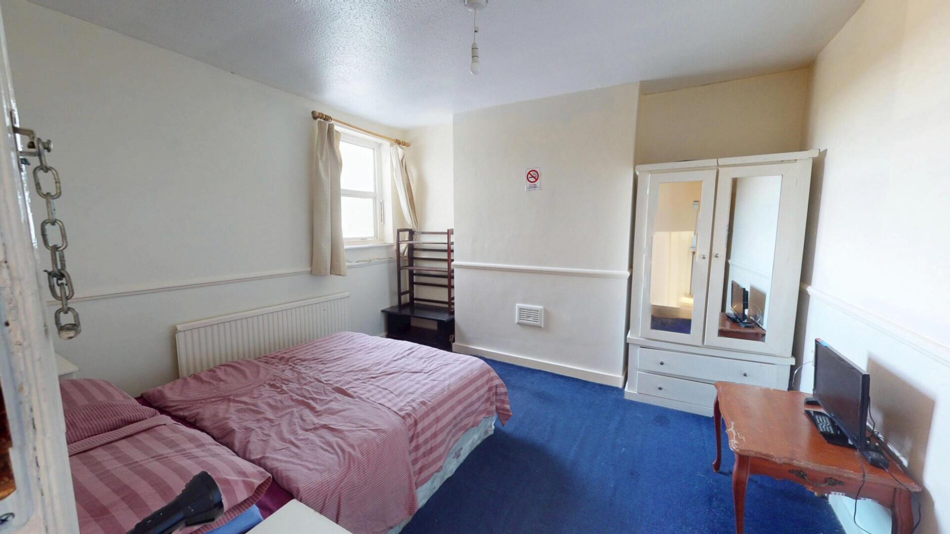 Flat Heathview Road in Greater London