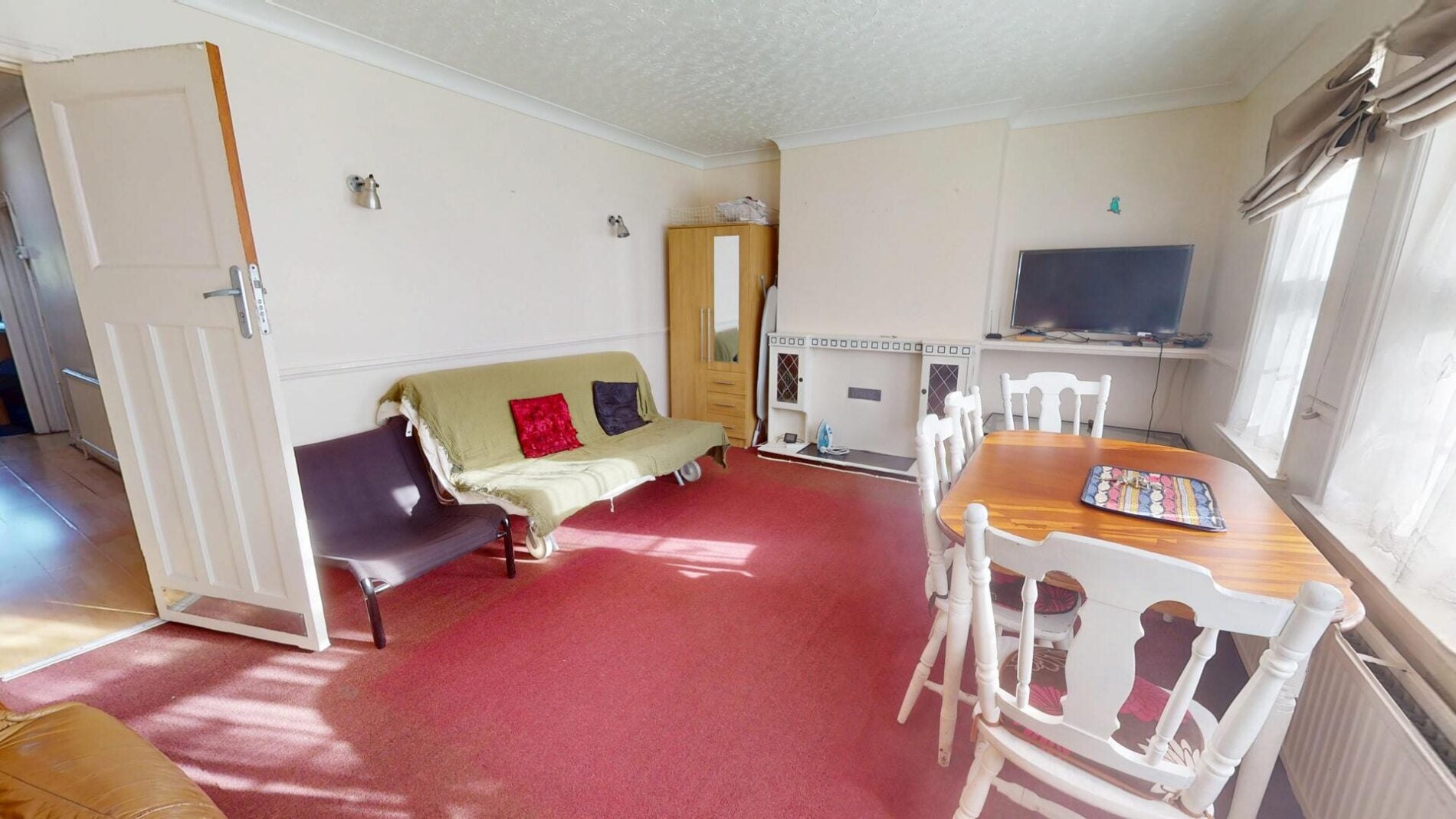 Flat Heathview Road in Greater London