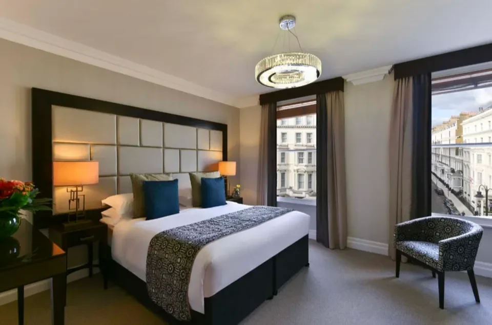 Flat Cromwell Road in Greater London