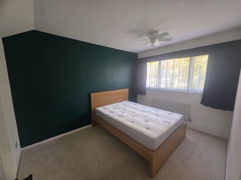 Flat Garraways in Milton Keynes
