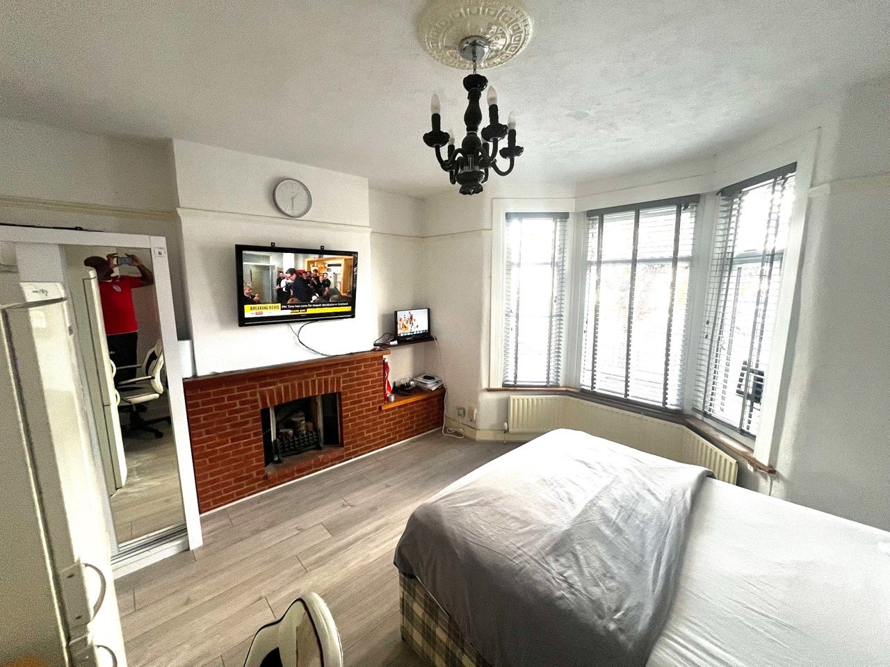 Room Myrtledene Road in Greater London