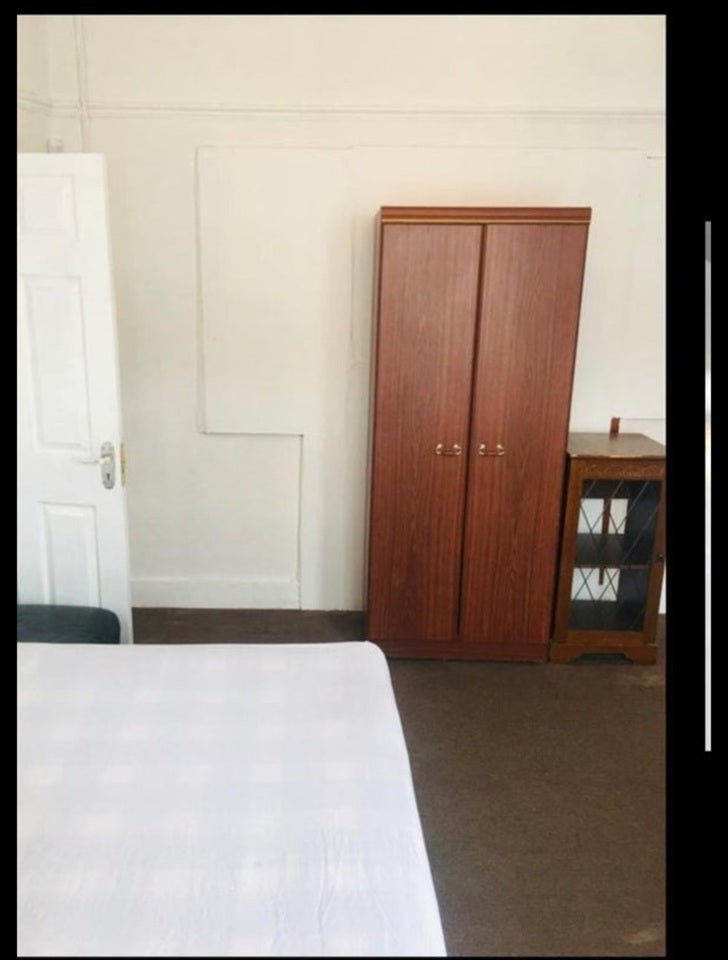 Room Myrtledene Road in Greater London