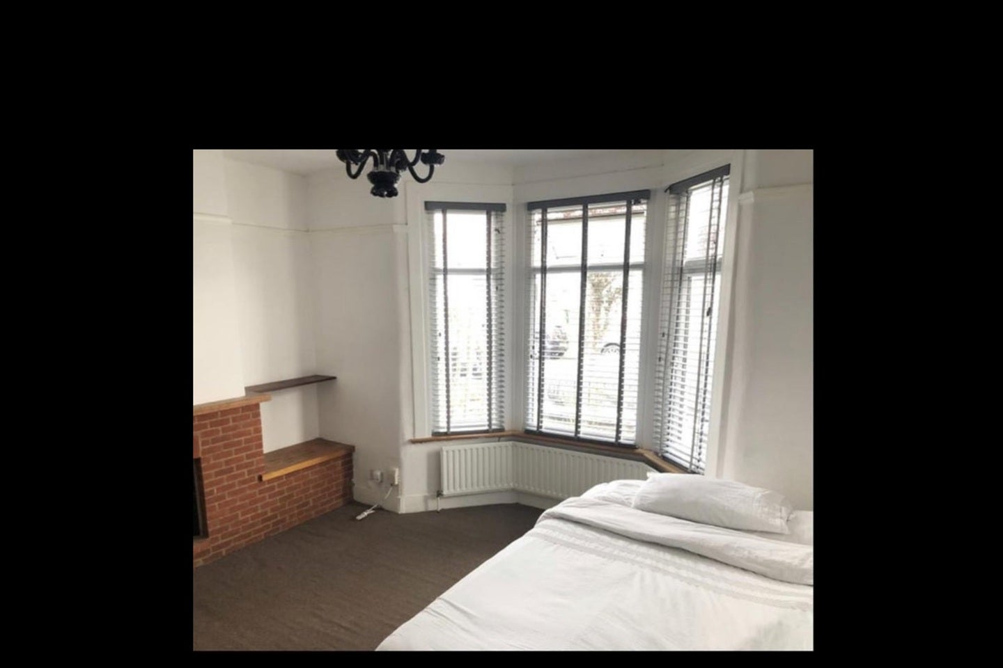 Room Myrtledene Road in Greater London