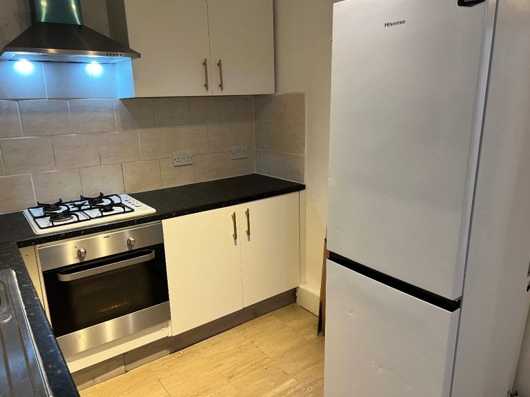 Flat Knightland Road in Greater London