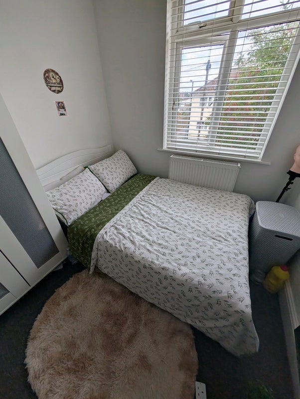 Room Felstead Road in Bristol