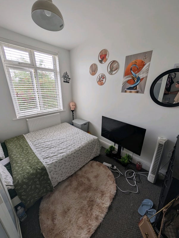 Room Felstead Road in Bristol