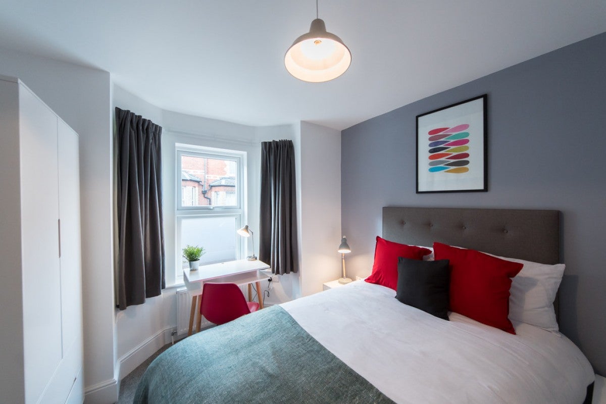 Room Henry Street in Reading