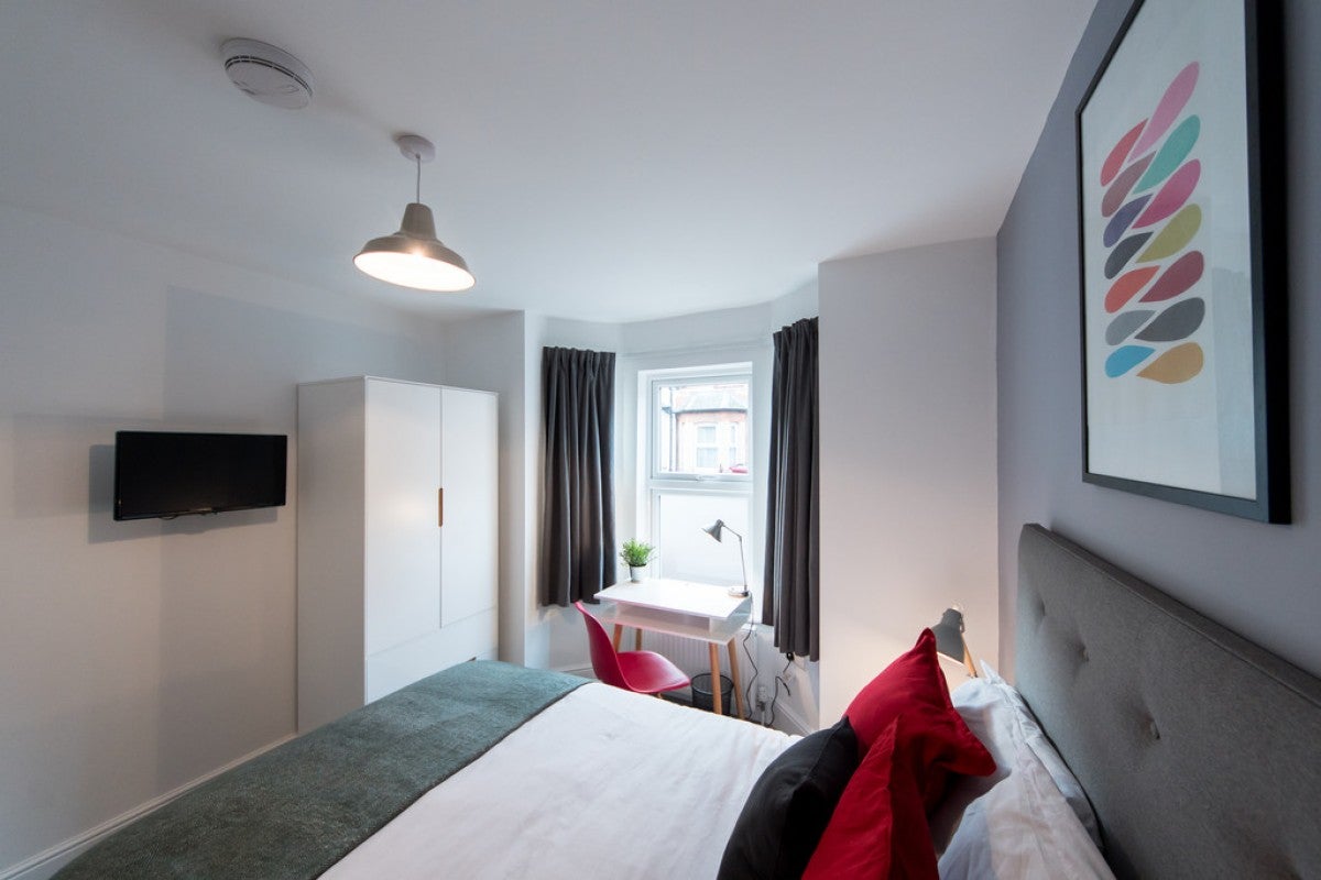 Room Henry Street in Reading