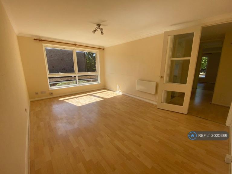 Flat Upton Dene in Greater London
