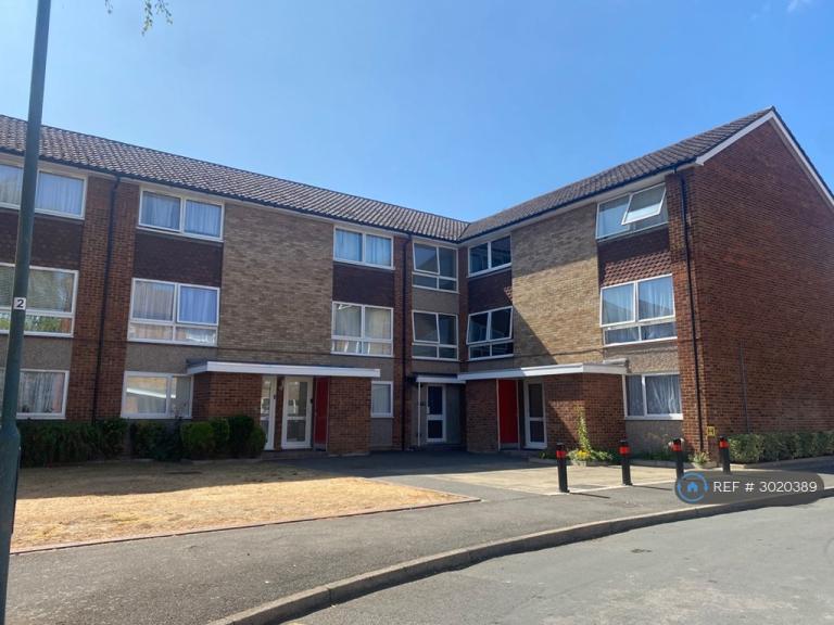 Flat Upton Dene in Greater London